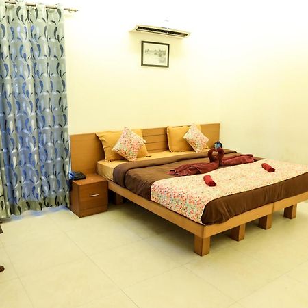 Surya Kiran Miramar Bed & Breakfast Панаджи Стая снимка