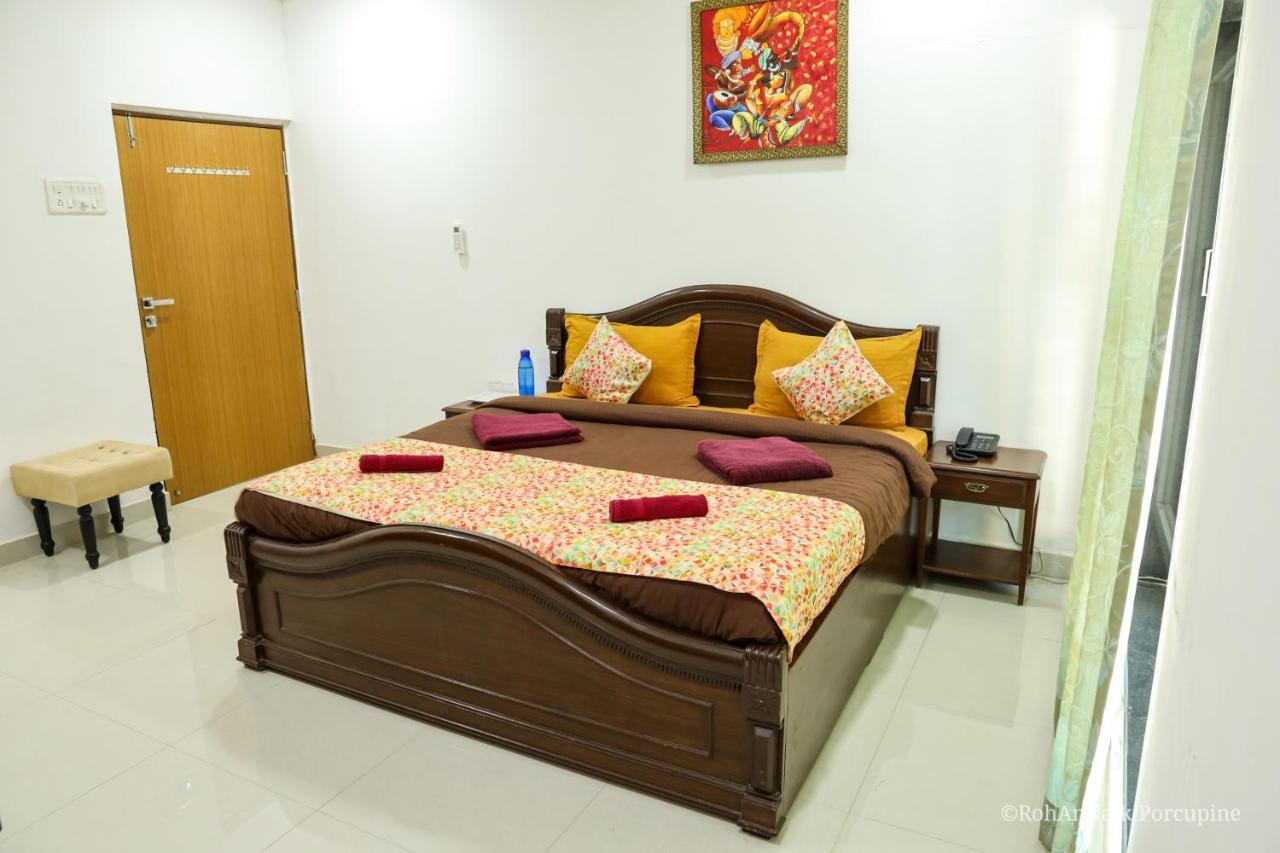Surya Kiran Miramar Bed & Breakfast Панаджи Екстериор снимка