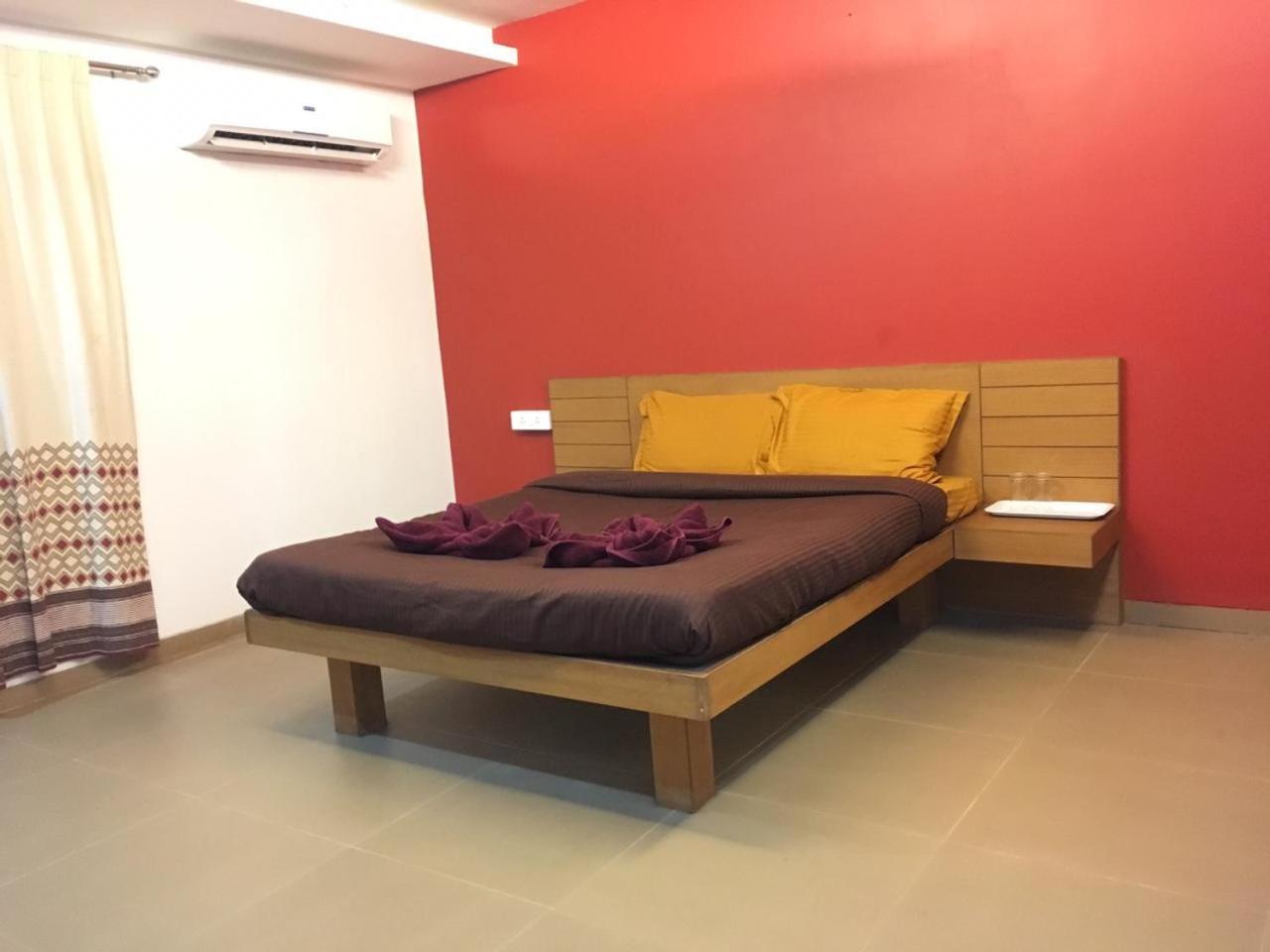 Surya Kiran Miramar Bed & Breakfast Панаджи Екстериор снимка