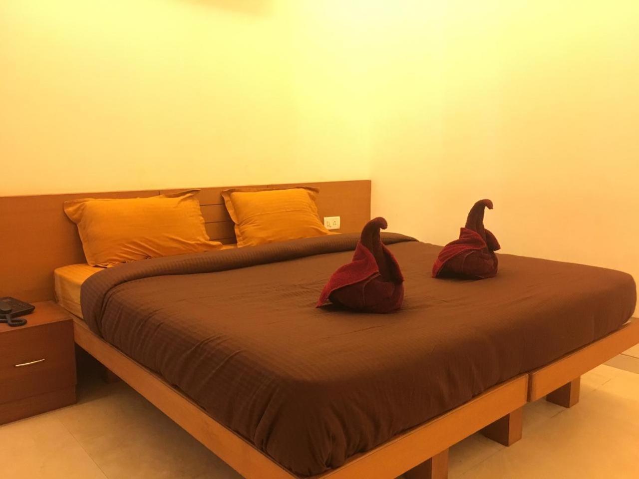 Surya Kiran Miramar Bed & Breakfast Панаджи Екстериор снимка