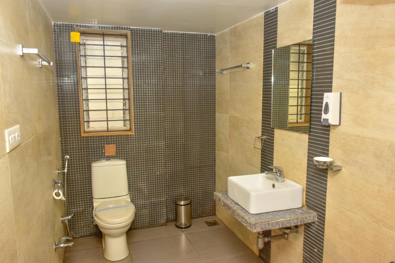 Surya Kiran Miramar Bed & Breakfast Панаджи Екстериор снимка