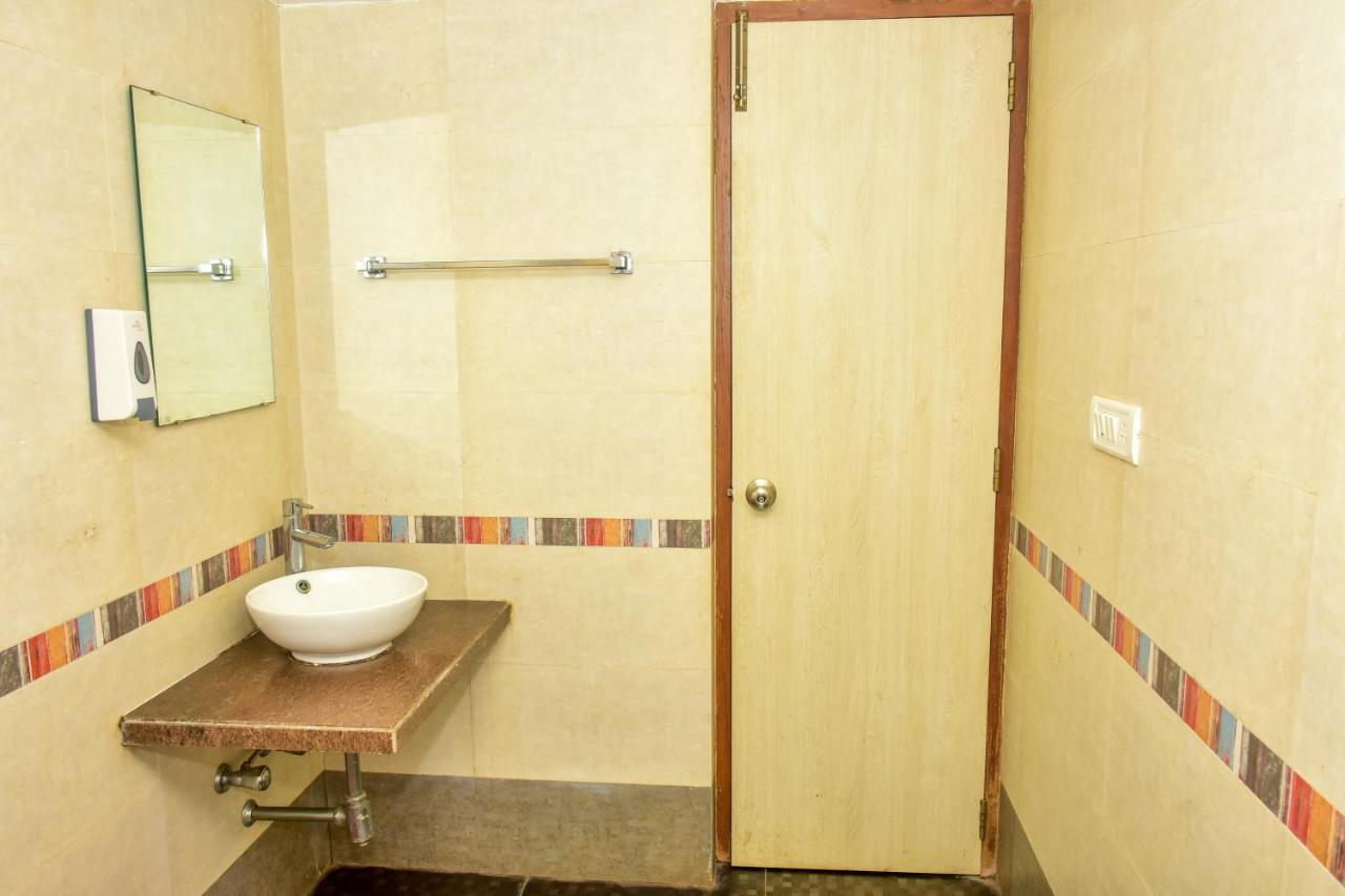 Surya Kiran Miramar Bed & Breakfast Панаджи Екстериор снимка