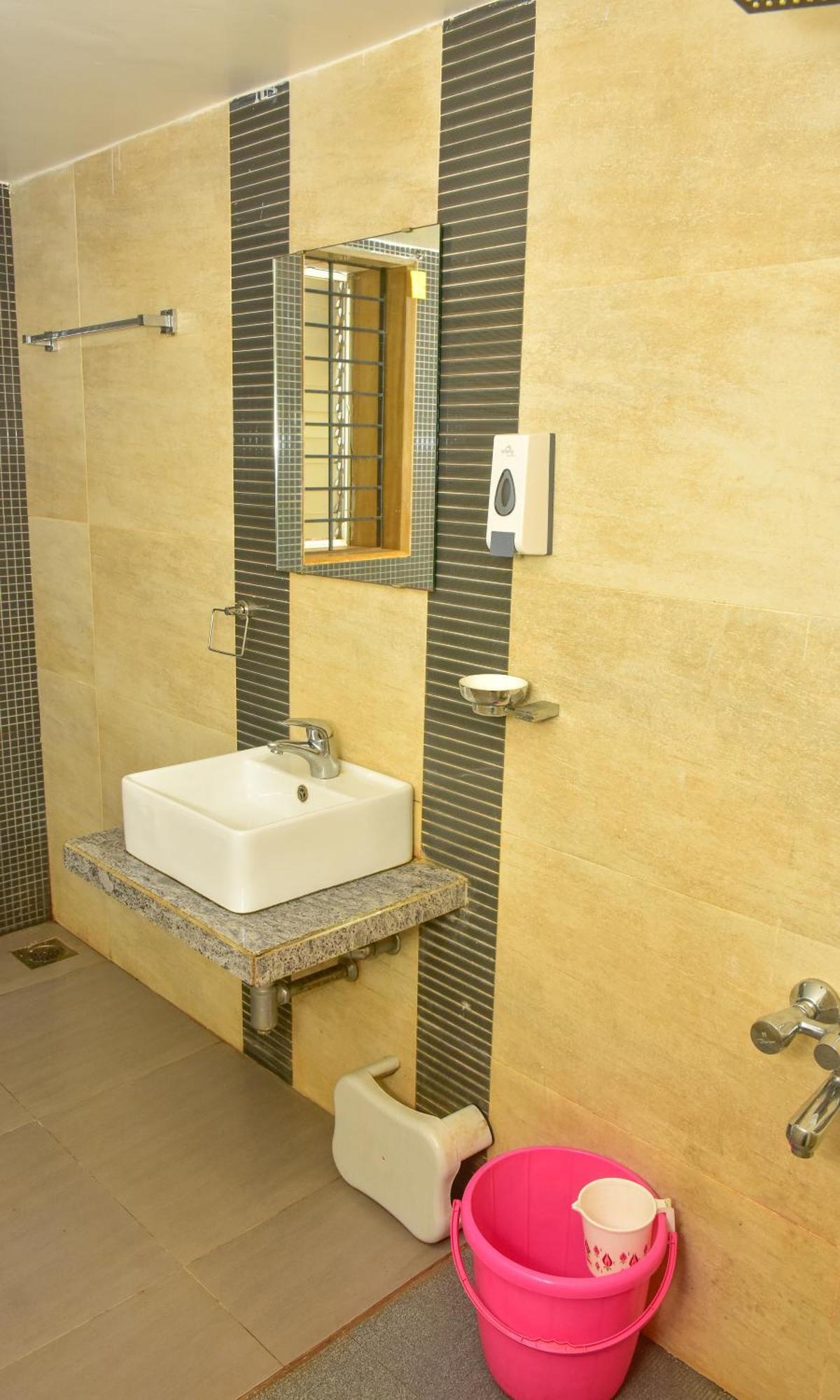 Surya Kiran Miramar Bed & Breakfast Панаджи Екстериор снимка