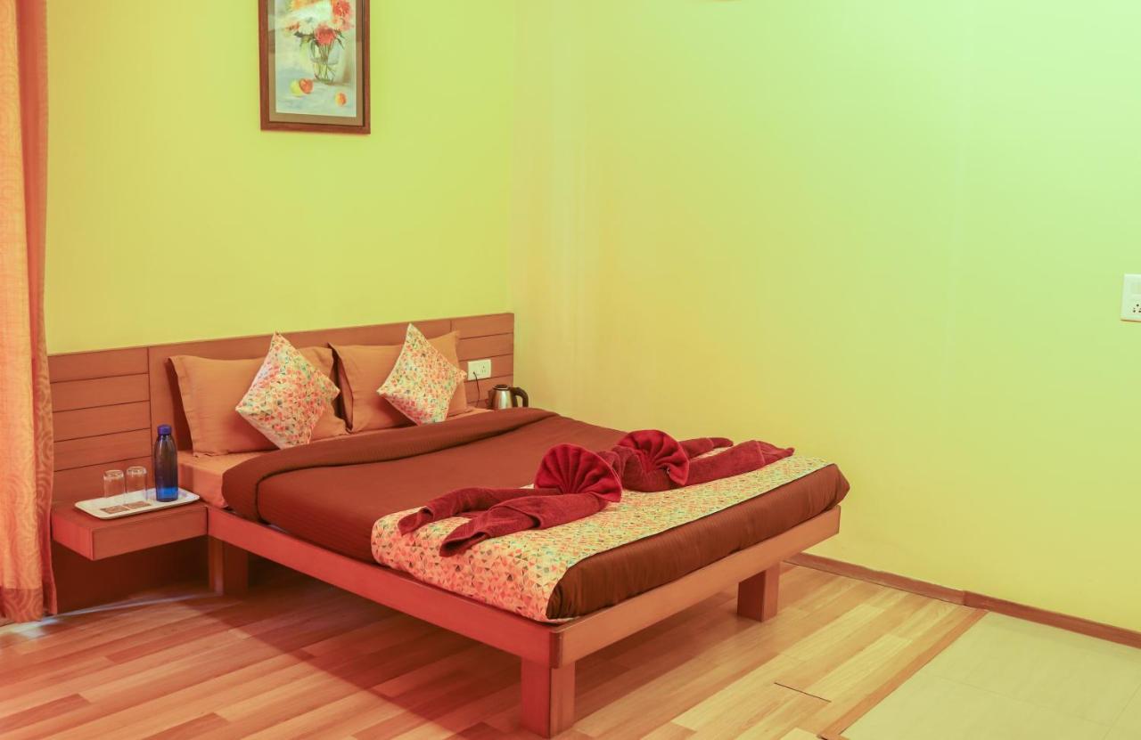 Surya Kiran Miramar Bed & Breakfast Панаджи Екстериор снимка