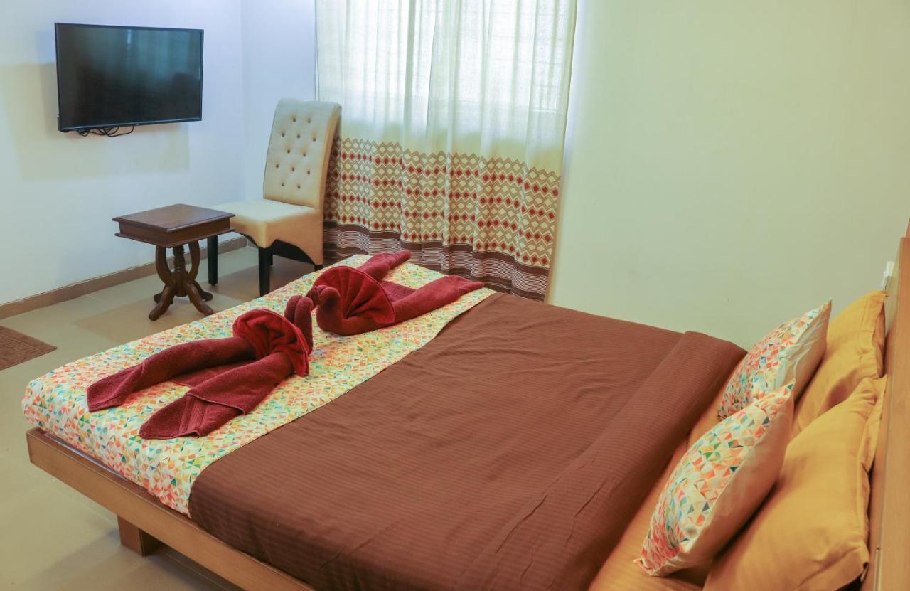 Surya Kiran Miramar Bed & Breakfast Панаджи Екстериор снимка
