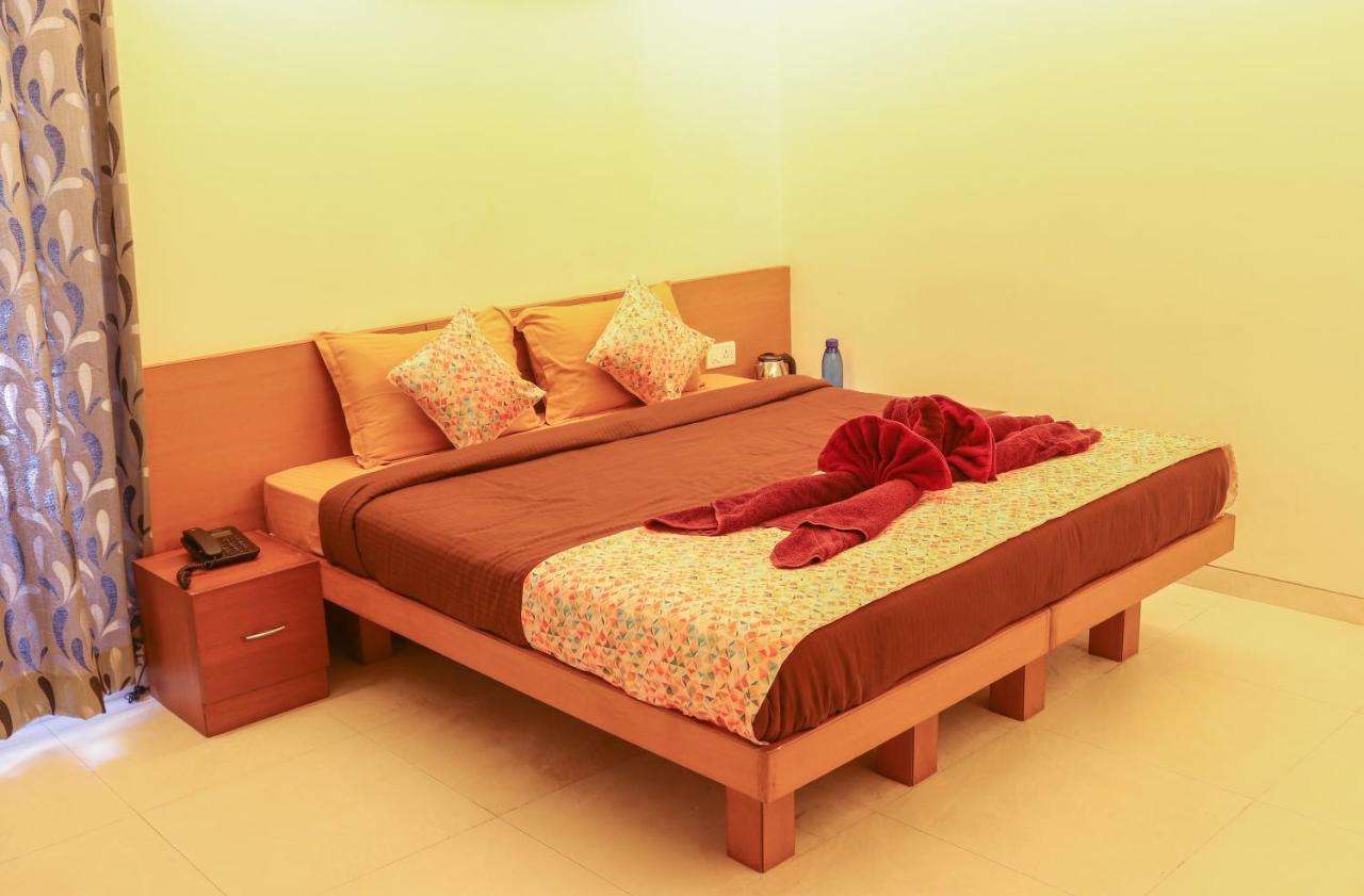 Surya Kiran Miramar Bed & Breakfast Панаджи Екстериор снимка