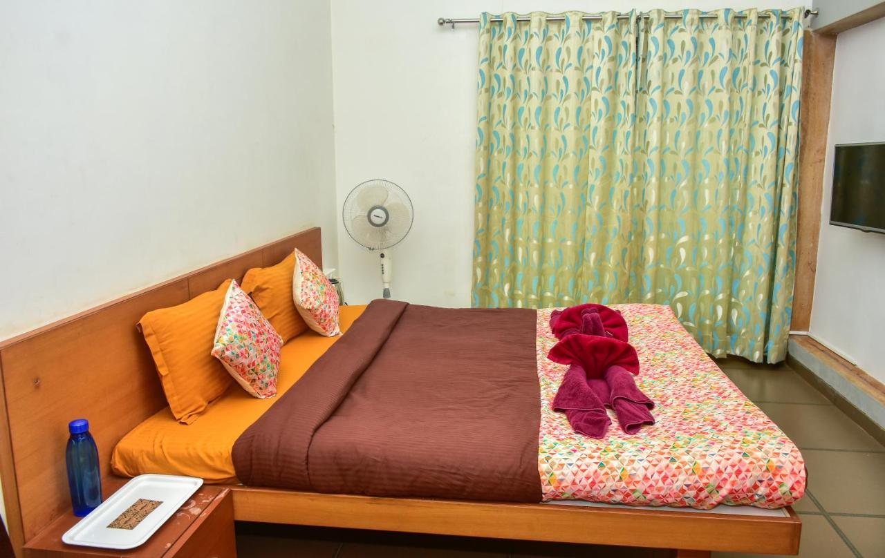 Surya Kiran Miramar Bed & Breakfast Панаджи Екстериор снимка